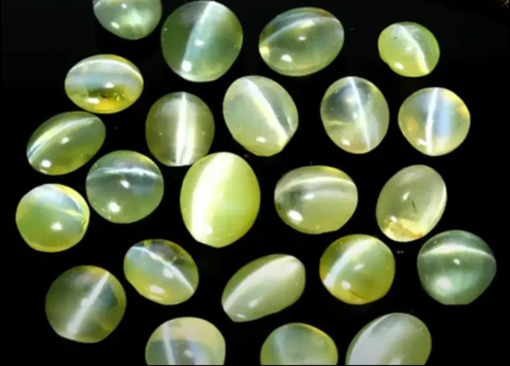 Natural Cats Eye Beautiful Gemstone - Hardness: Rigid