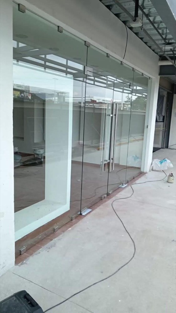 Toughened Glass Office Partition