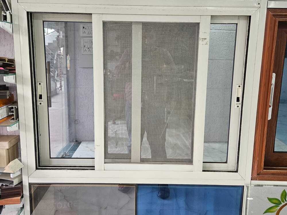 3 Track Aluminium Window - Color: White