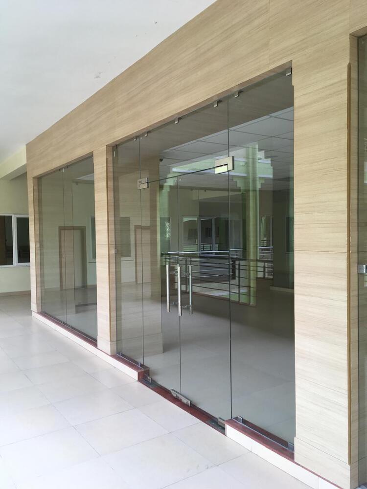 Toughened Glass Partition - Color: Transparent