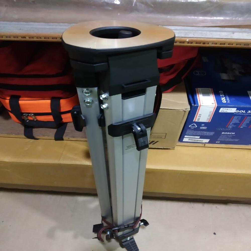Heavy Duty Aluminum Tripod