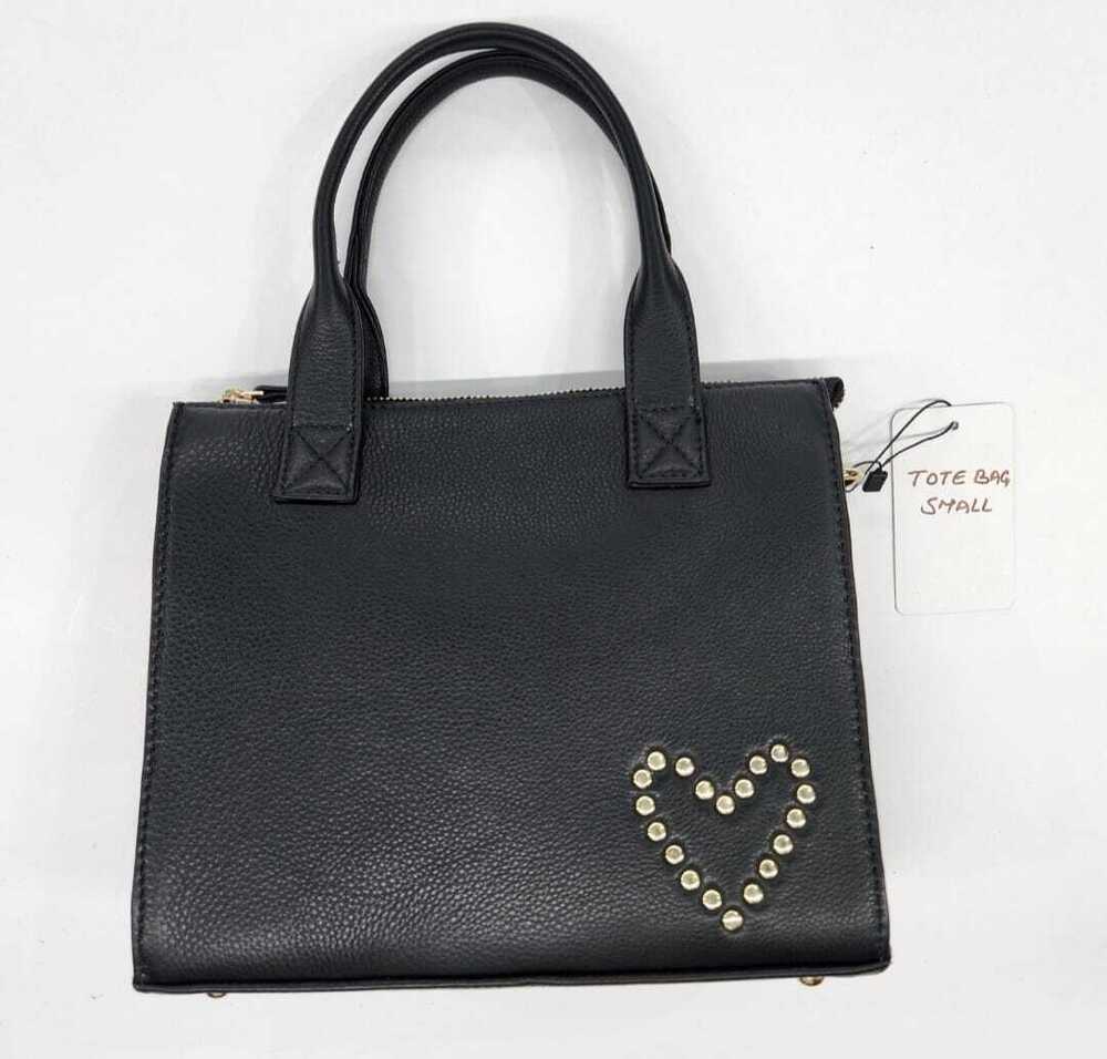 Handbag With Studed Heart - Color: Black