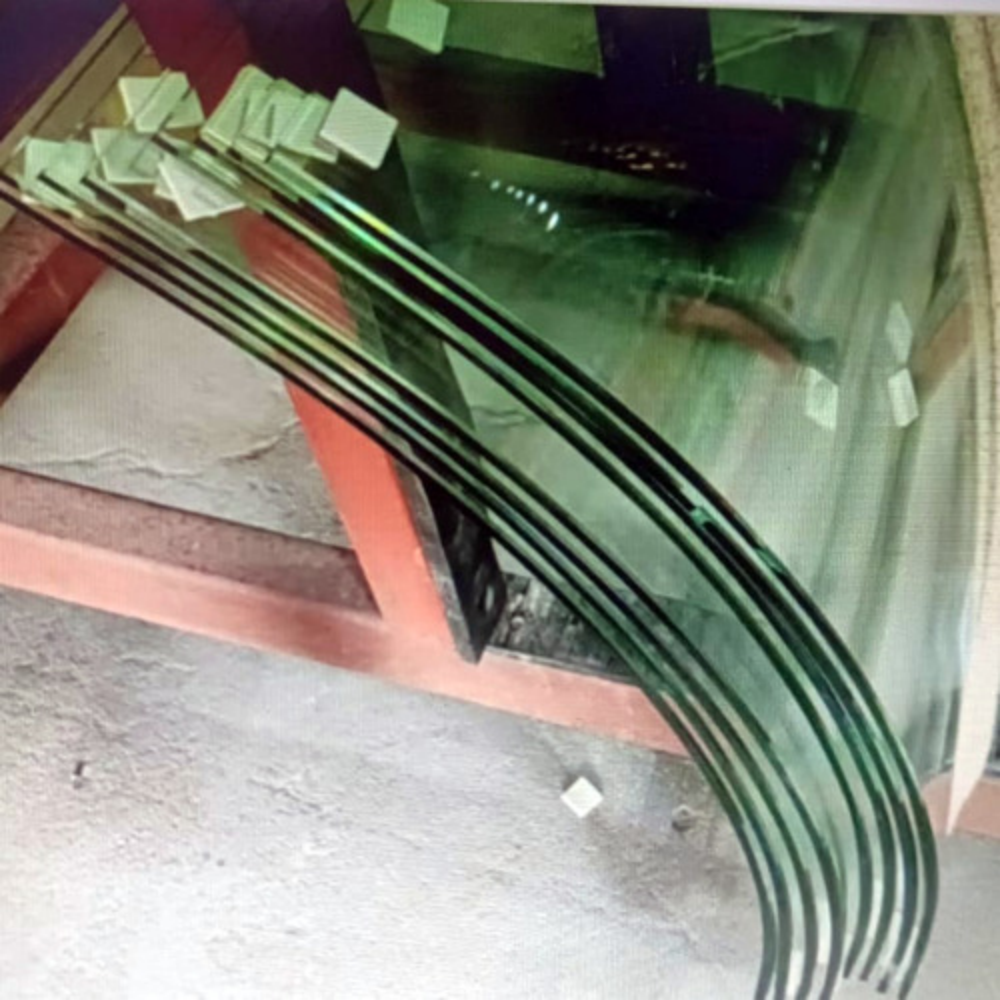 Curved Glass - Color: Transparent