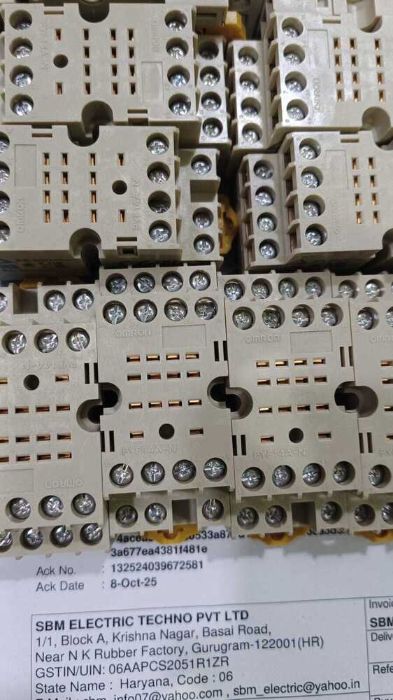 OMRON BASE , PYF14A-N 14PIN SOCKET