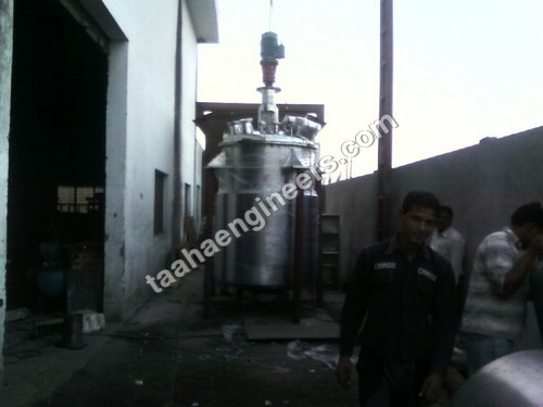 Chemical Reactor - Stainless Steel, 220 Volt, Semi-Automatic | Impeccable Efficiency, Low Energy Consumption, Rust-Proof, Durable Quality
