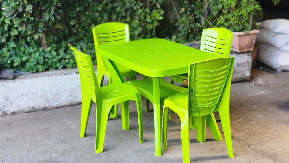 Plastic Dining Table Set - Color: Red