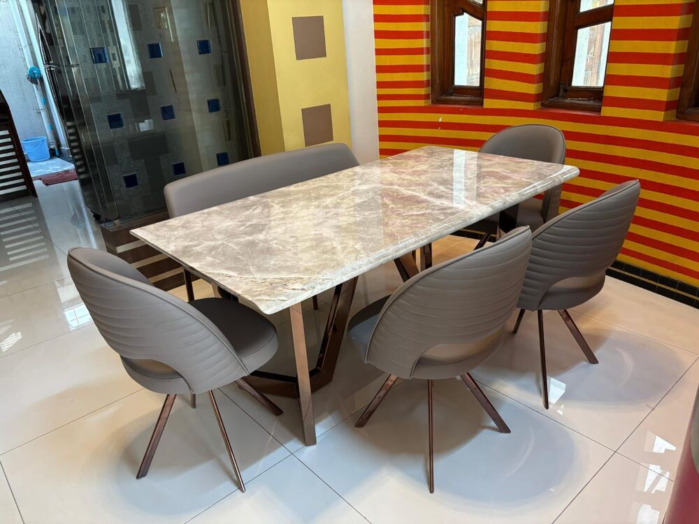 6 Seater Dining Table - Application: Home