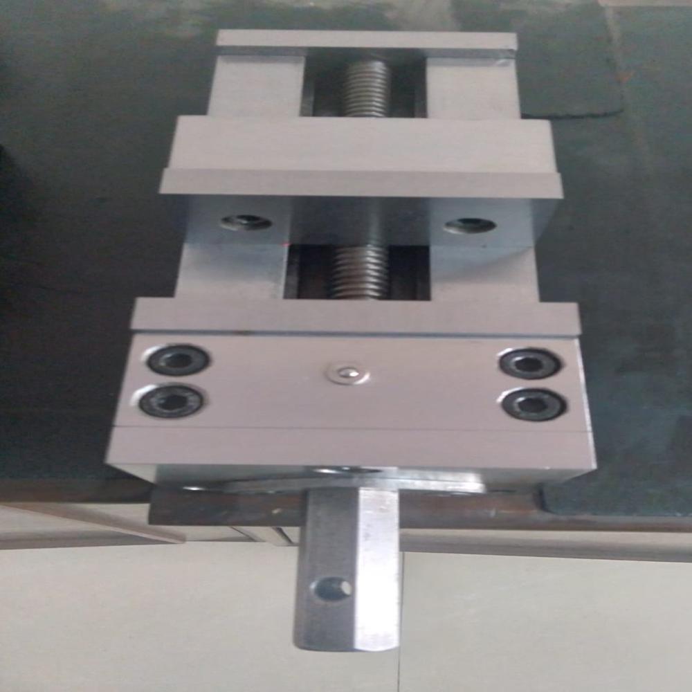 Steel Machine Vice - Color: Silver