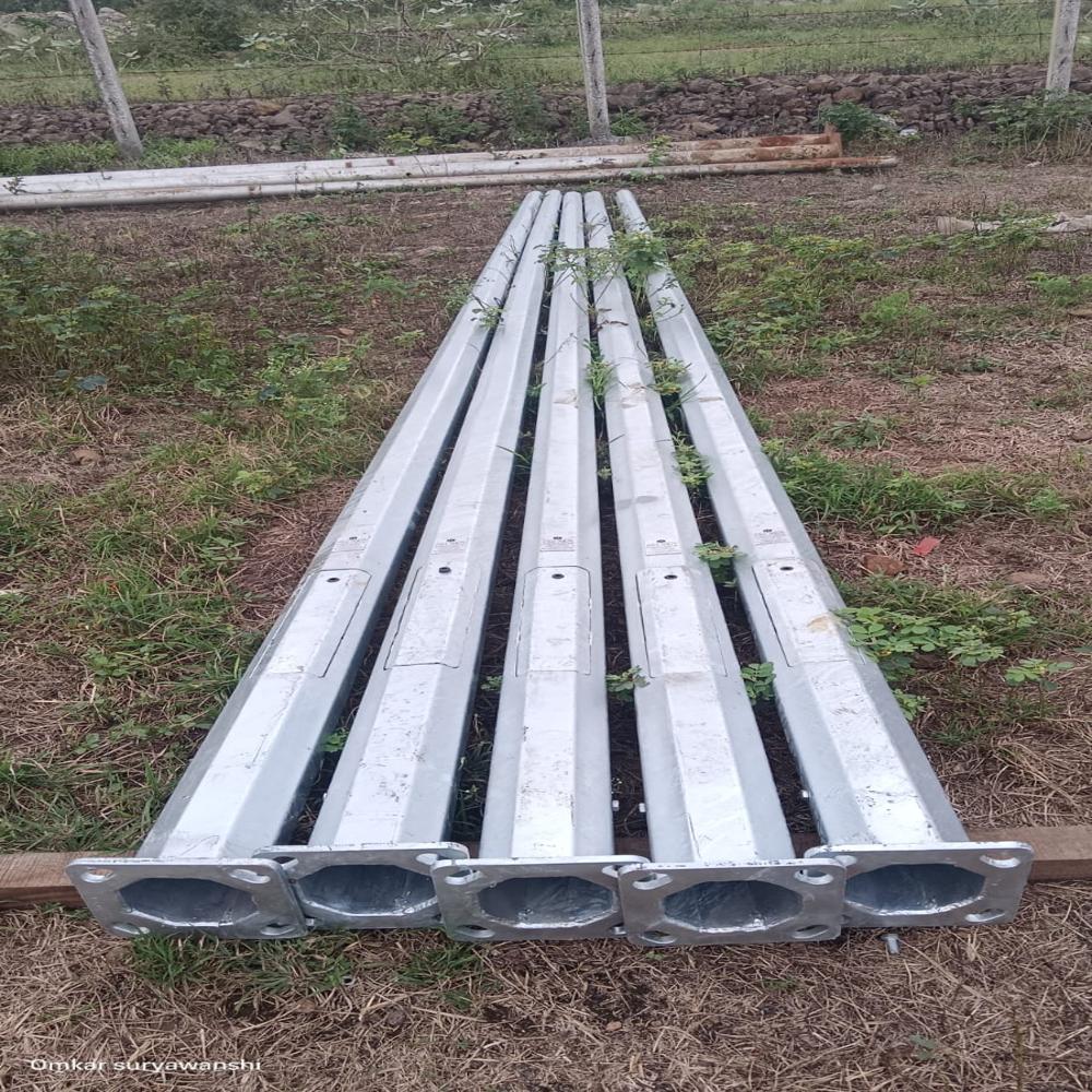 Single-arm 7 Meter Octagonal Street Light Pole - Color: Silver