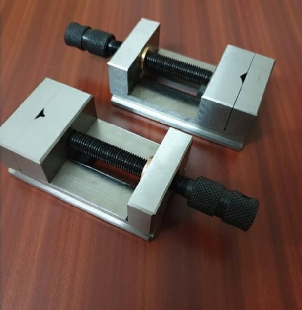 Tool Maker Grinding Vice - Automatic Grade: Semi-automatic