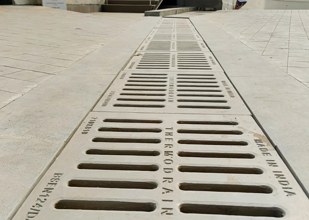 Thermodrain Water Gully Cover - Color: Color Coated