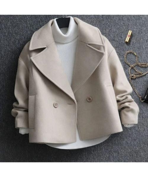 Short overcoat for women