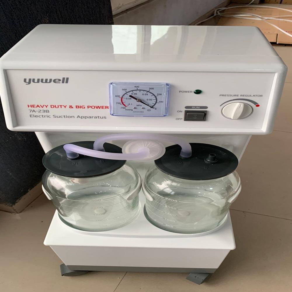 40 Lpm Suction Machinev (Yuwell) - Material: Powder-coated Metal & Plastic Body