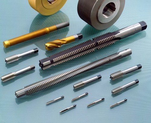 टैप-थ्रेडिंग टूल्स