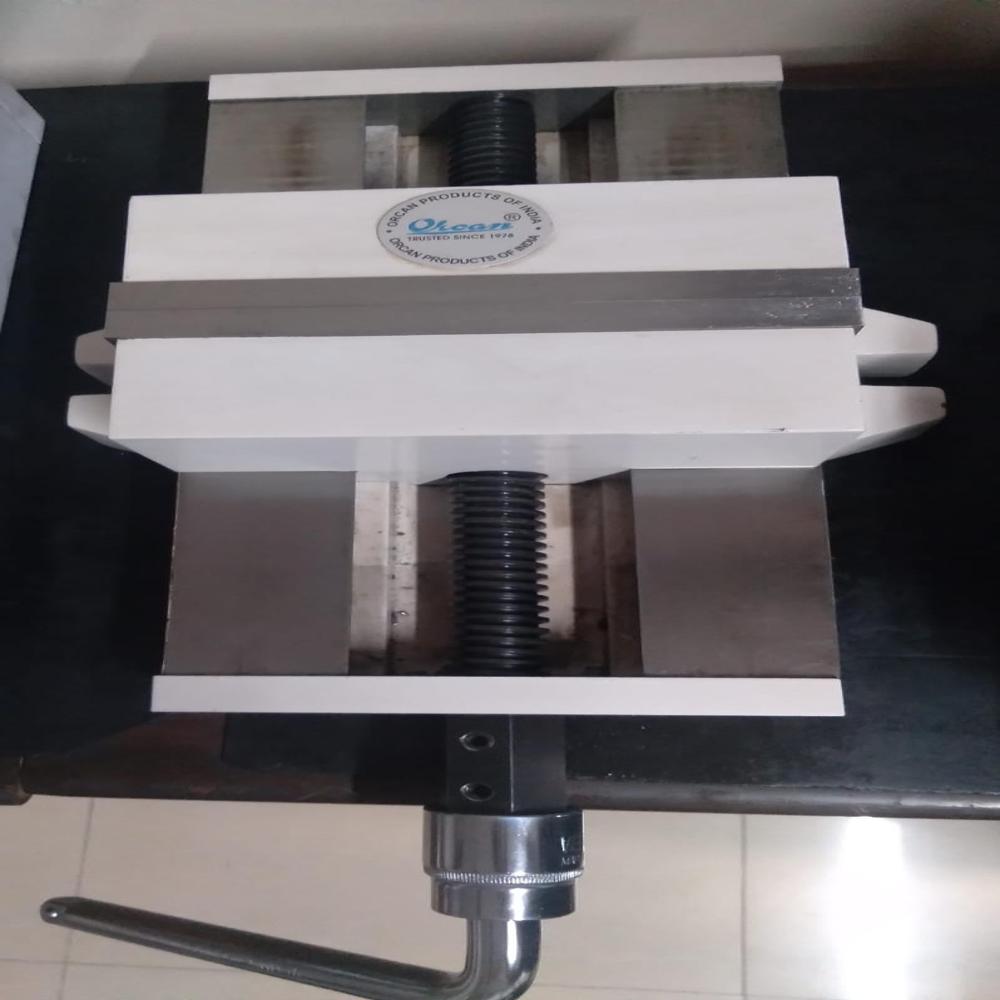 Self Centering Dovetail Machine Vice, Jaw Width - 6