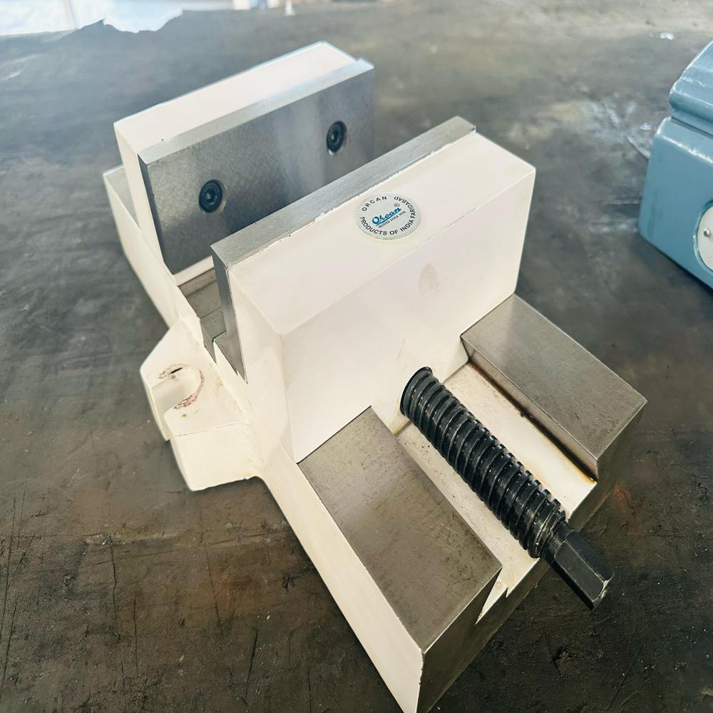 Self Centering Dovetail Machine Vice, Jaw Width - 6