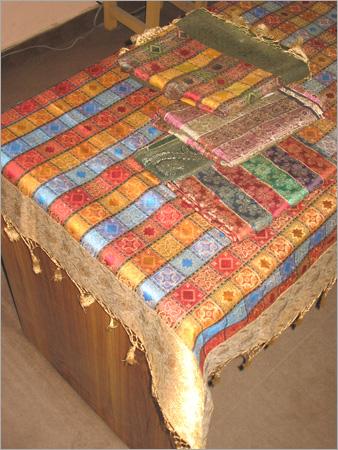 मेज़पोश