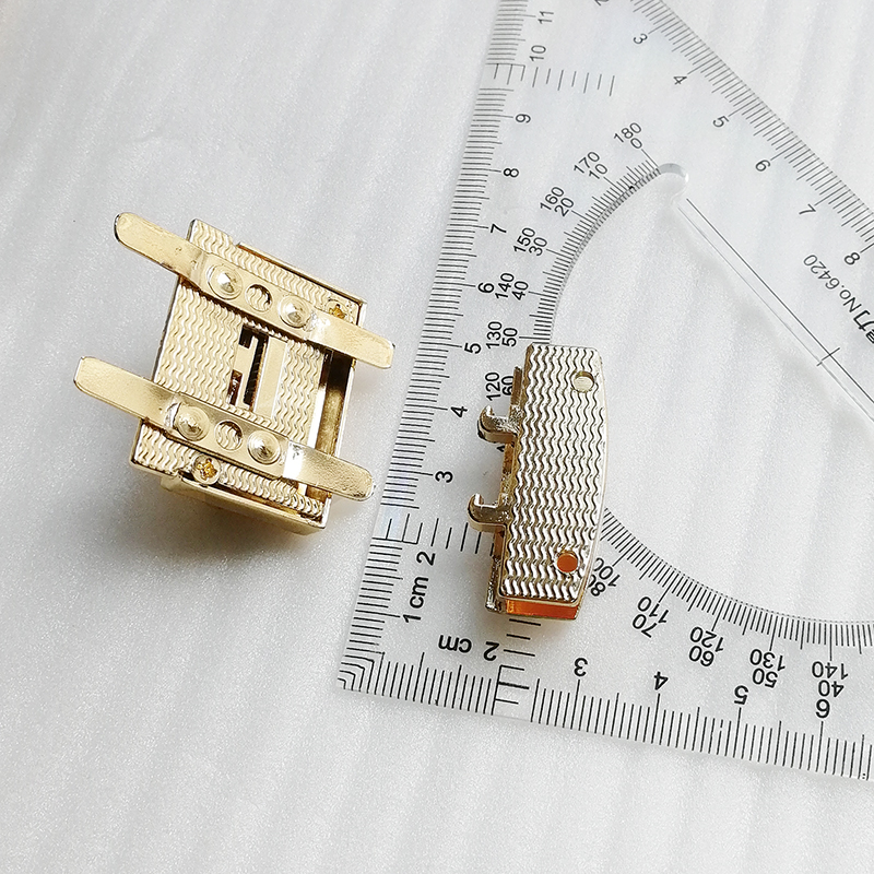 Metal Twist Locks for Handbags and Wallets