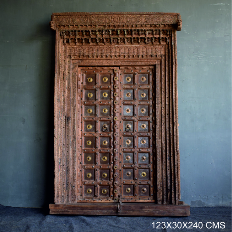 ANTIQUE WOODEN DOOR