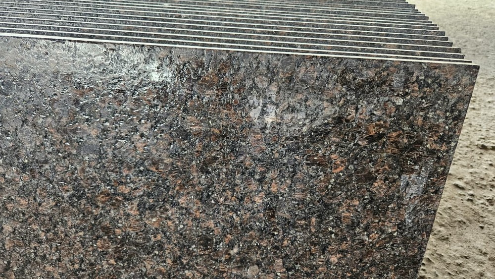 Tan Brown Litchi Laparoto Granite