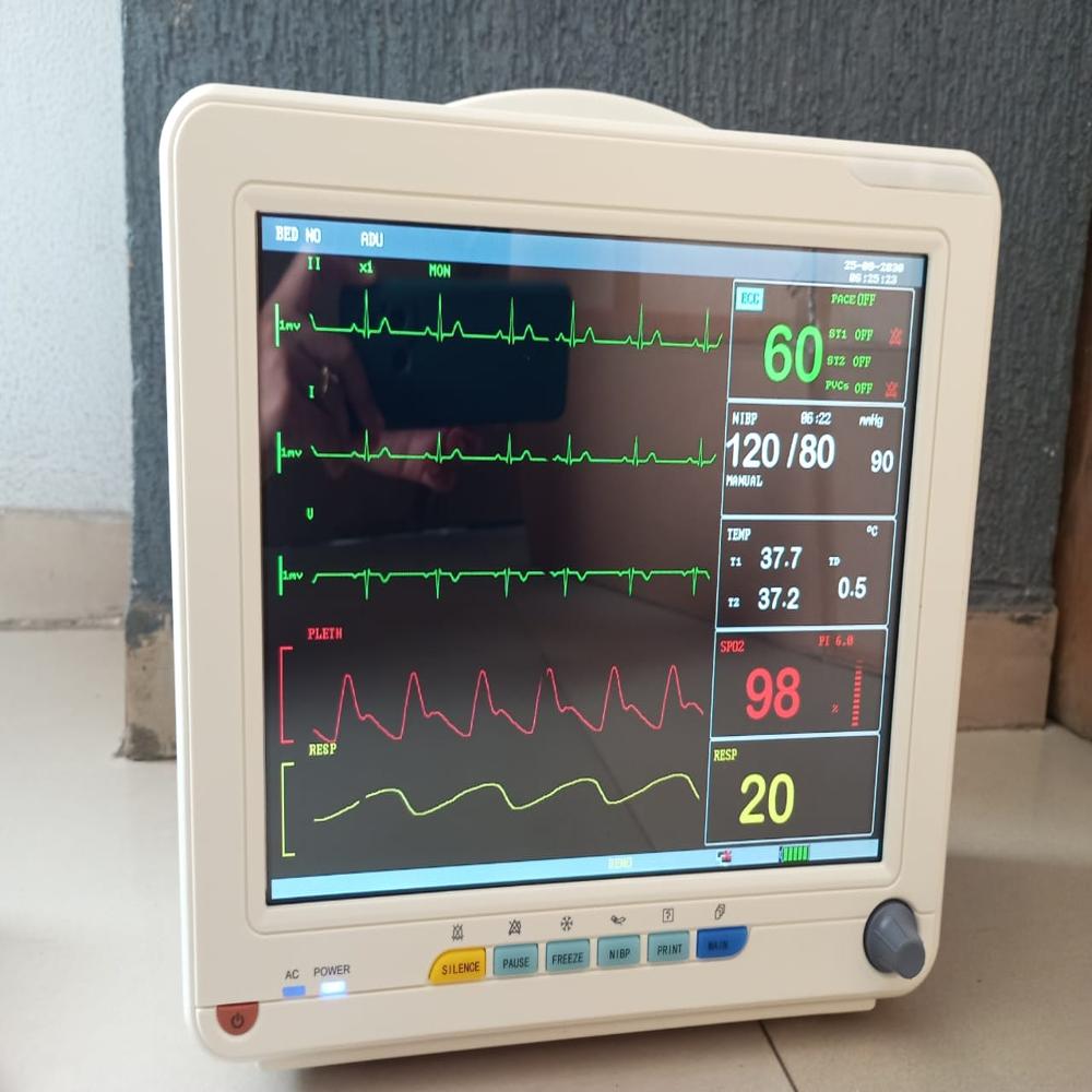 MULTIPARA MONITER KM12D1