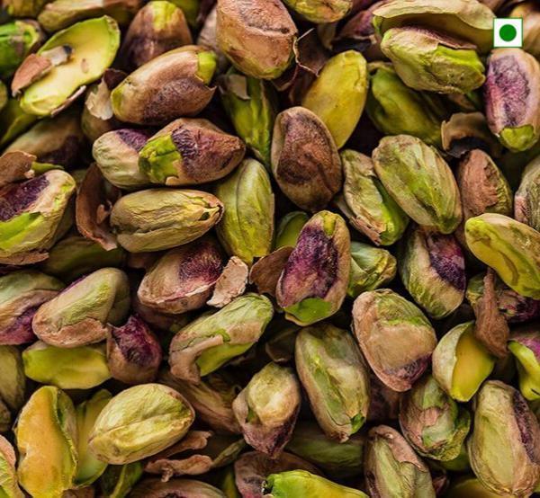 पिस्ता कर्नेल बिना खोले