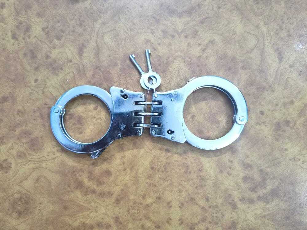 Metal Handcuffs - Color: Silver
