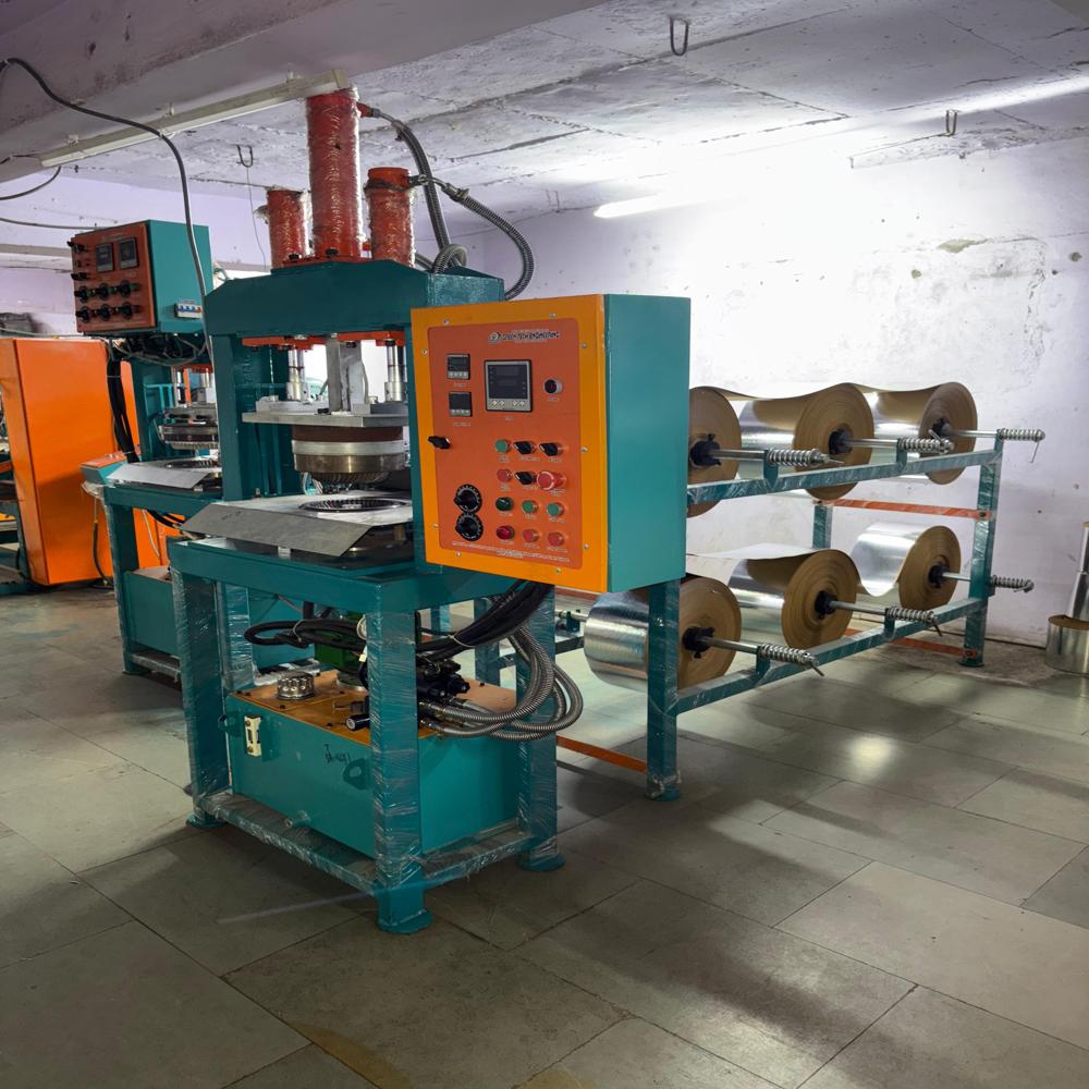 Fully Automatic Hydraulic Wrinkle Plate Making Machine - 2000-3000 Pcs/hr Production, 80-450 Gsm Material Range, 2hp Motor, 45 L Oil Tank Capacity, One Year Warranty On Motor And Blower