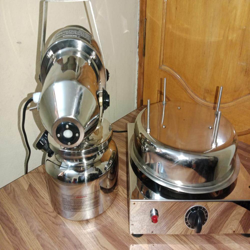 Fogger machine with rotating table