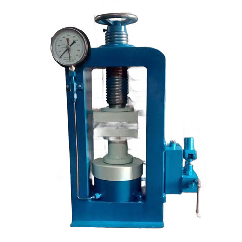 Compressor Testing Machine Hand Operated 1000 Kn - Accuracy: 100  %