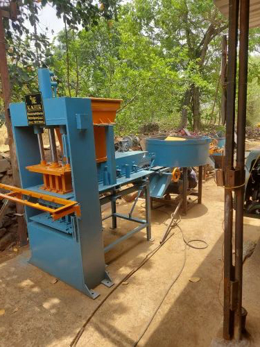Cement Bricks And Block Making Machine - Capacity: 8000/day Pcs/hr