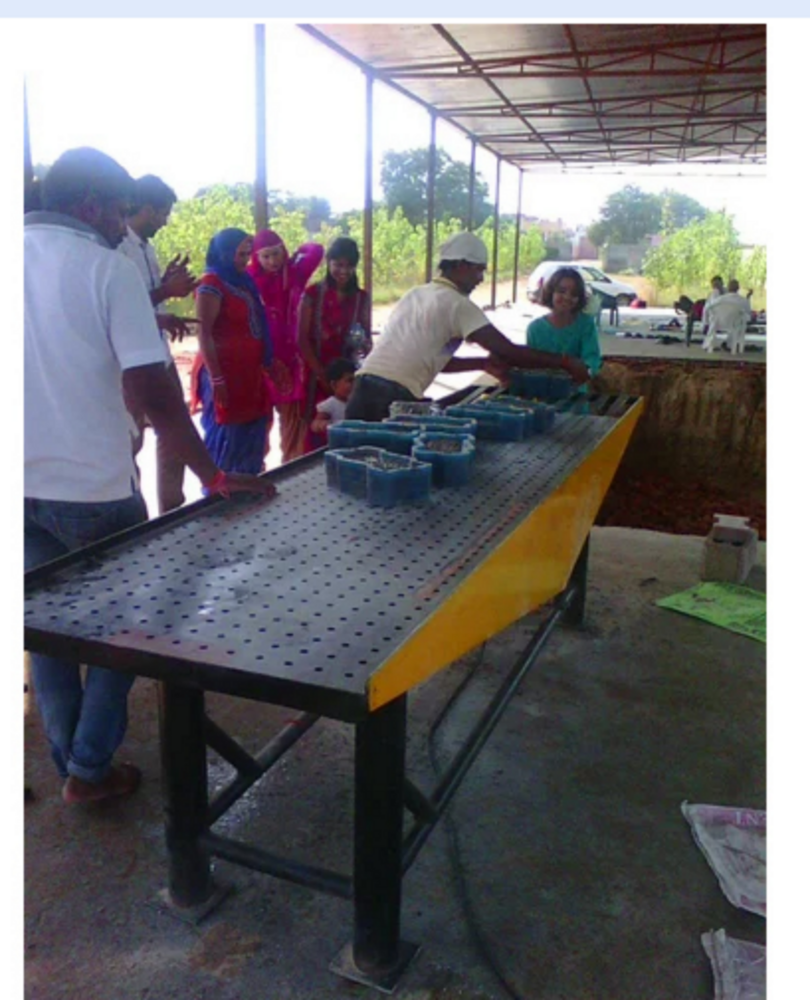 Interlocking Block Vibrating Table - Application: Industrial