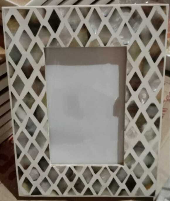 Photo Frames - Color: White