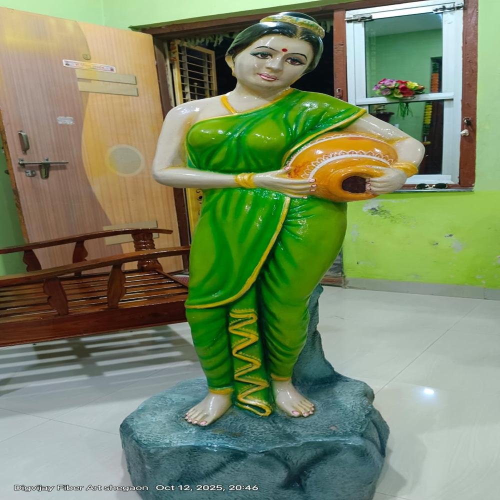 Lady Fauntain Paniyabharan