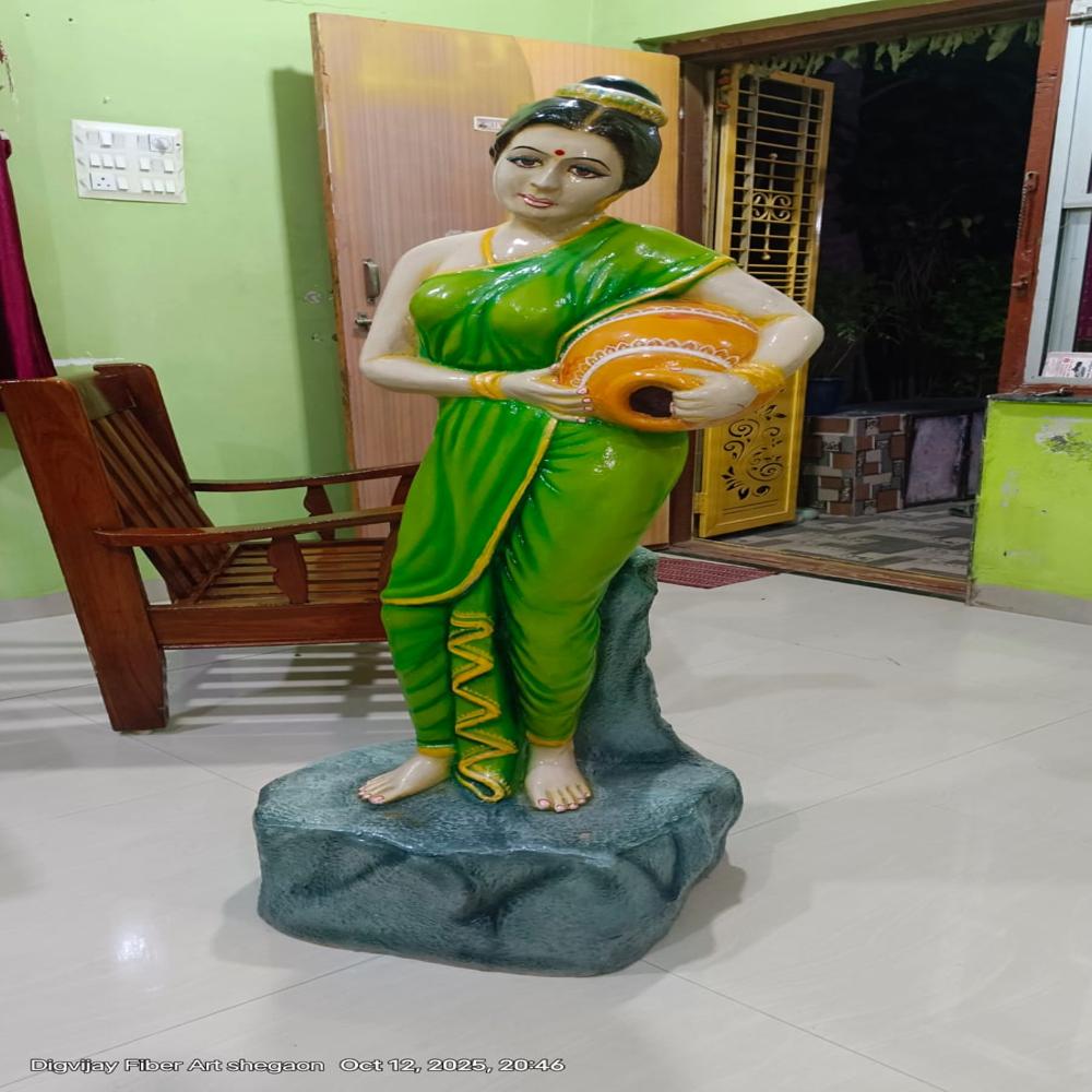 Lady Fauntain Paniyabharan