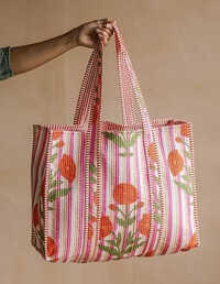 Printed Quilted Bags - Color: Multicolor