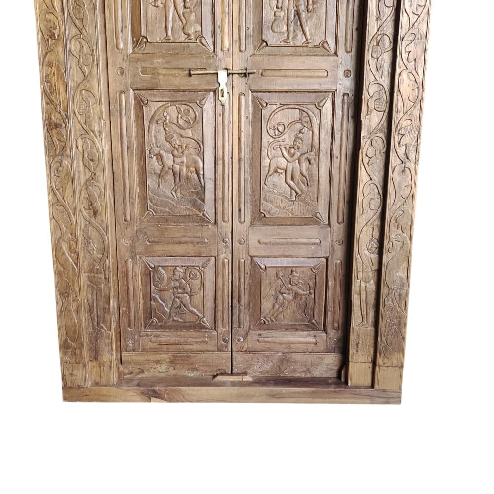 VINTAGE WOODEN DOOR