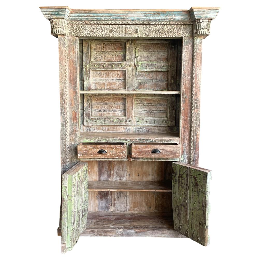 VINATAGE WOODEN BOOLSHELF