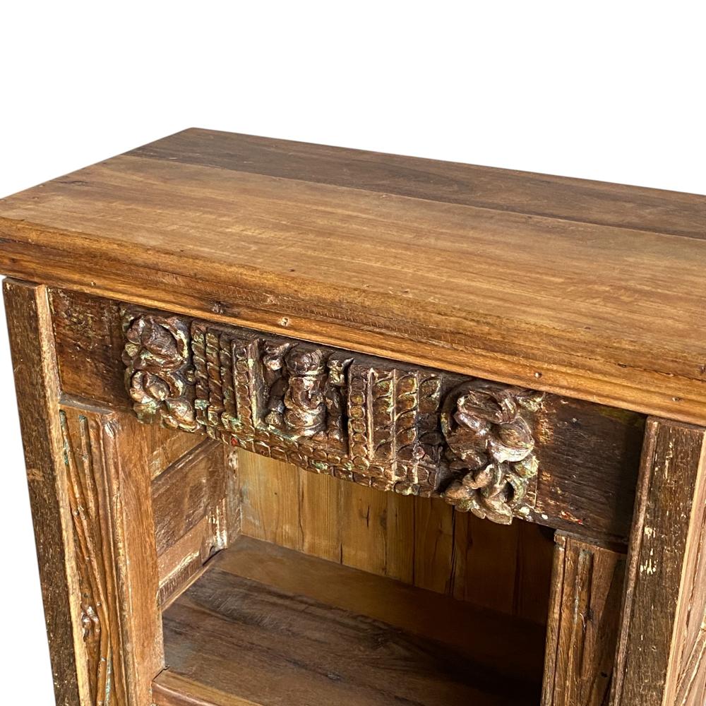 VINTAGE WOODEN BOOKSHELF