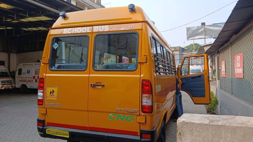 17 Plus Driver Traveller School Bus - Color: As Per Requirement