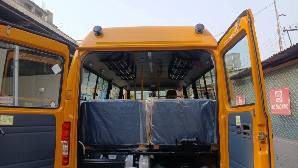 17 Plus Driver Traveller School Bus - Color: As Per Requirement