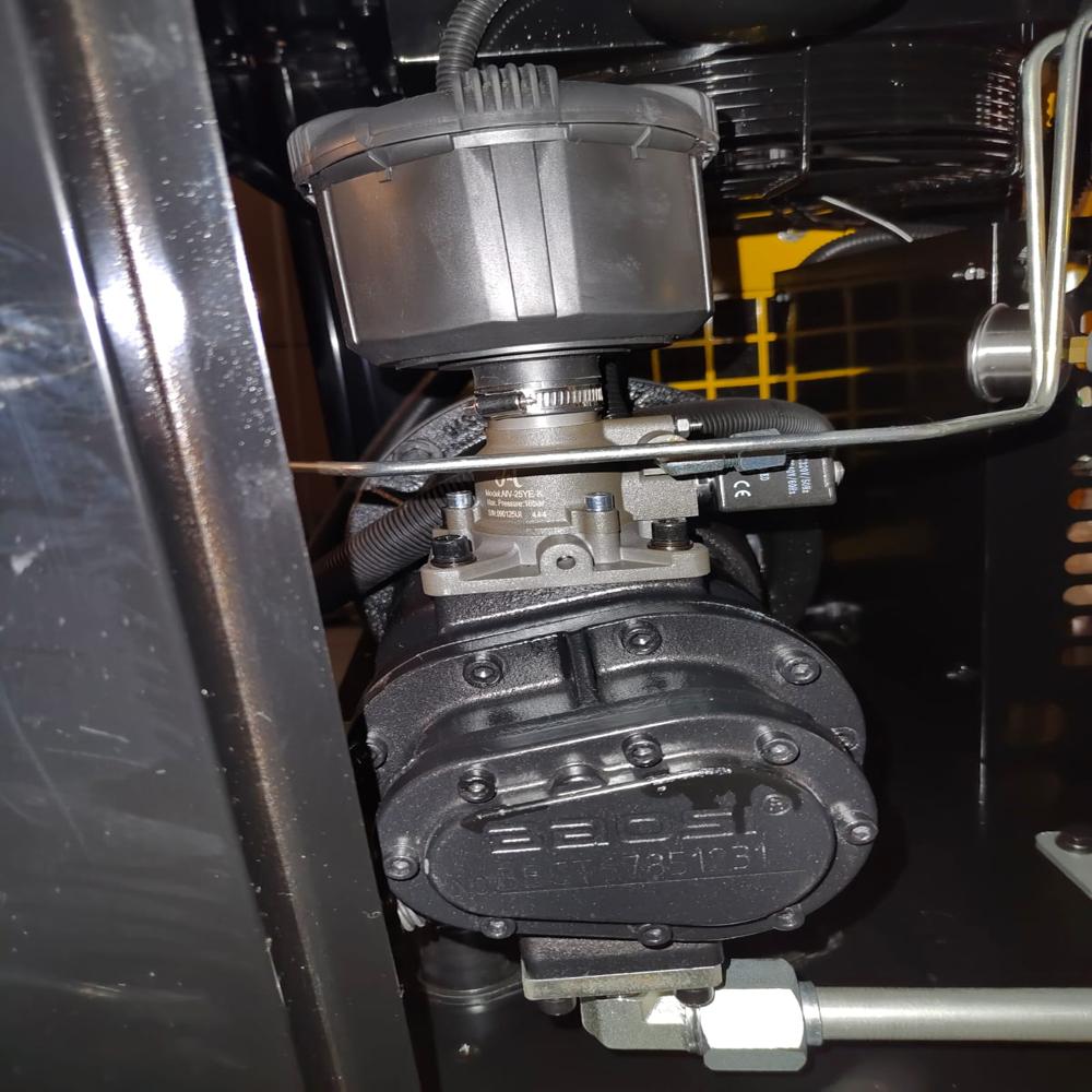 Rotary Screw Air Compressor - Air Flow Capacity: 60 Cubic Feet Per Minute (Ft3/min)