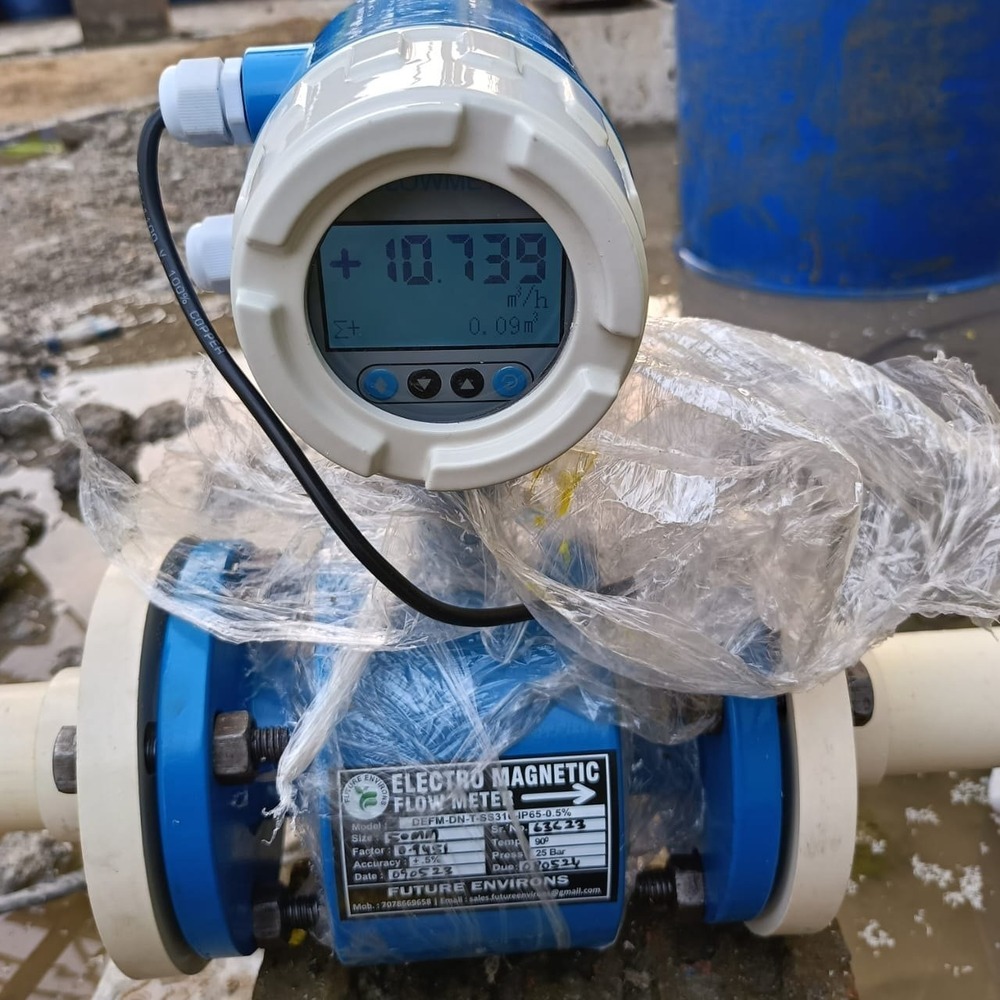 Digital Water Flow Meter - Accuracy: 100  %