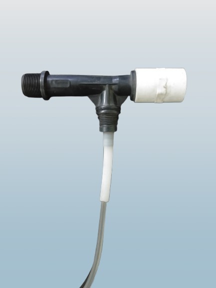 Fertilizer Injector - Color: Black