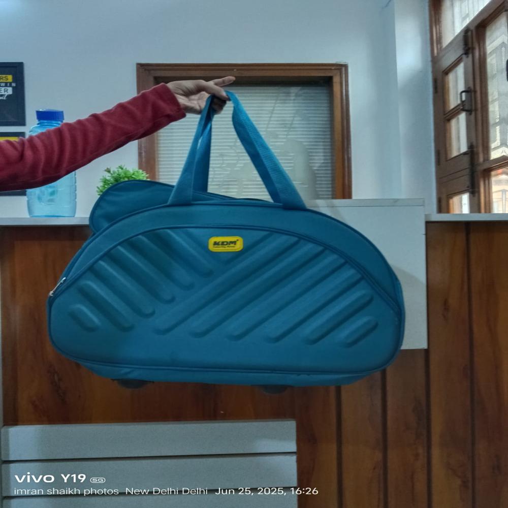 Duffle Trolley Bags - Capacity: 35 Ltr