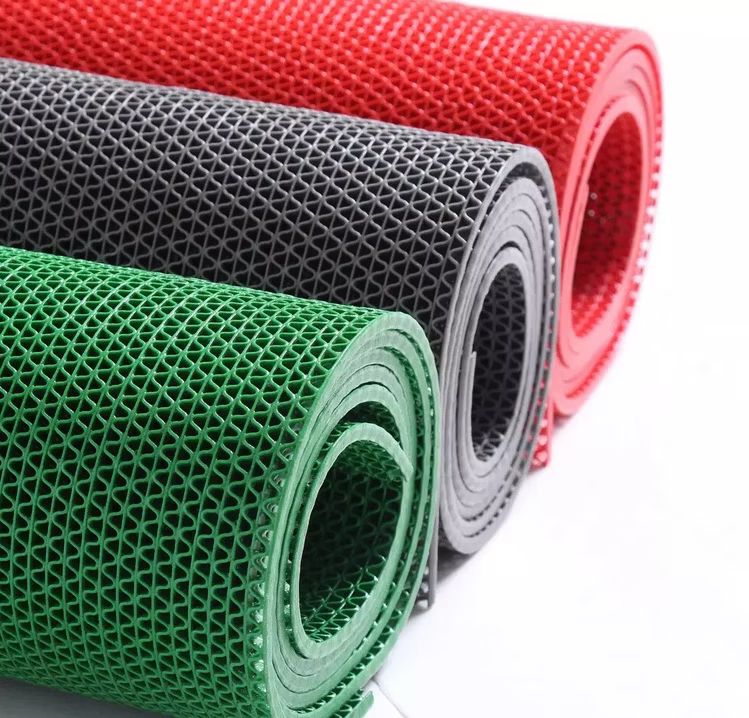 SNAKE MAT FLOORING FOR SWIMMING POOL. OPEN SHOWER, WASHROOM, WATER PARK,