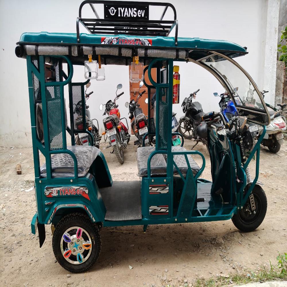 Iyans E Rickshaw Model 2025 - Battery Life: 5-6 Hours