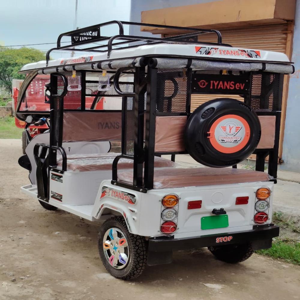 E Rickshaw Three Wheeler - Battery Life: 5-6 Months