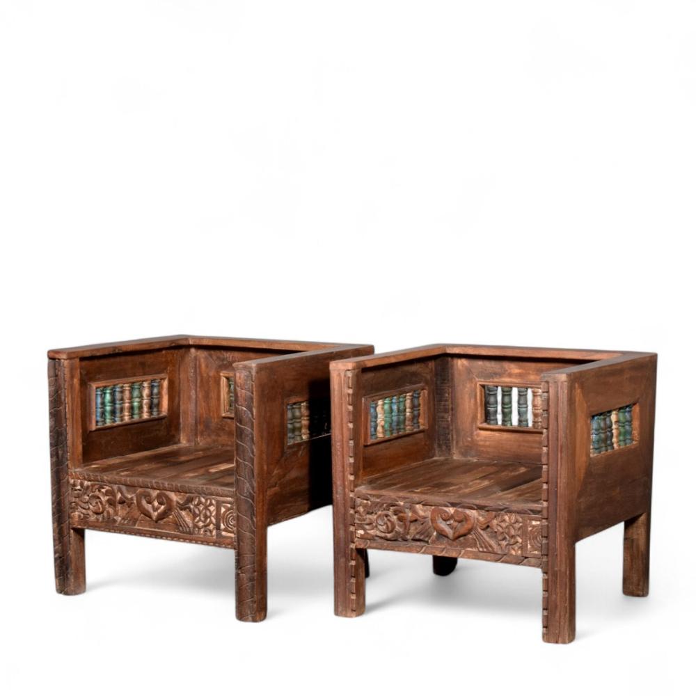 ANTIQUE WOODEN CHAIR 