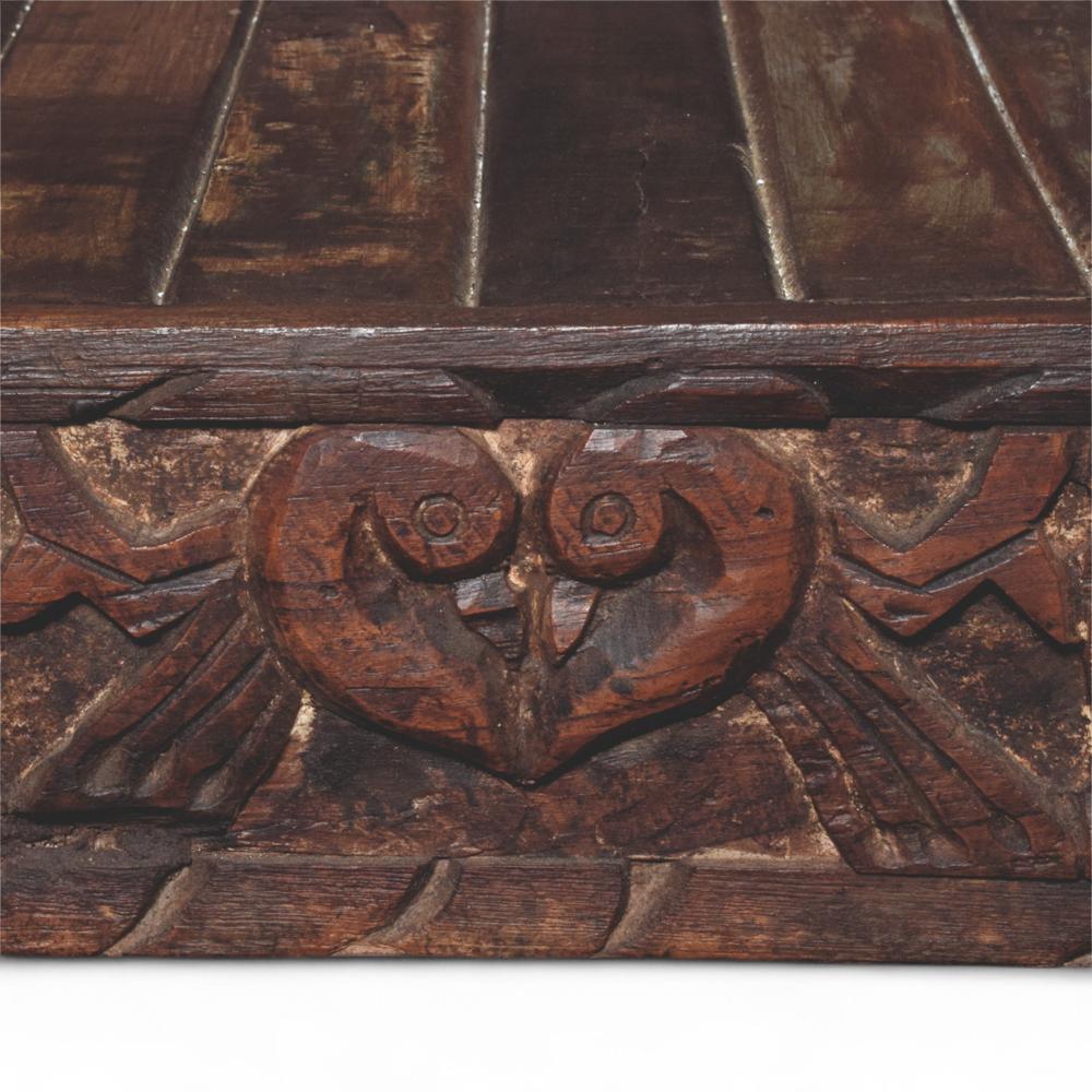 ANTIQUE WOODEN CHAIR